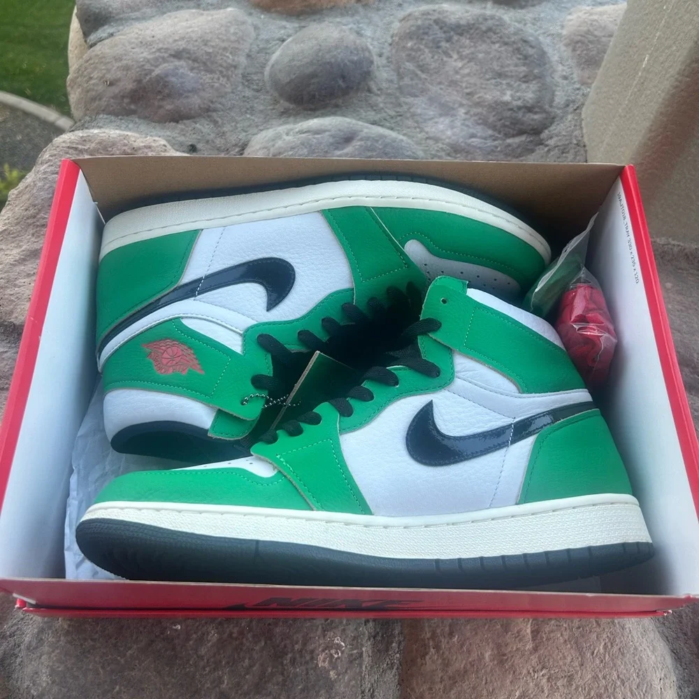 Air Jordan 1 Lucky Green